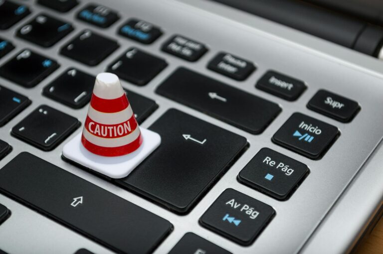 How to Stay Safe Online: Practical Digital Safety Tips for Everyday Use